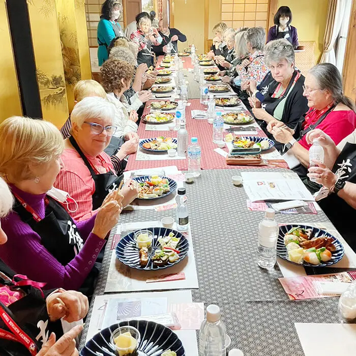 「和食を楽しむ」の様子